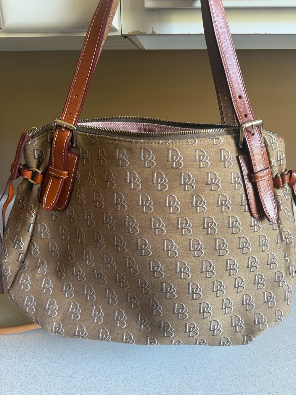 Vintage Dooney & Bourke Tan/Brown Signature Logo Shoulder Bag - Picture 2 of 5
